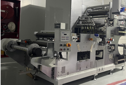 锂电池材料快速稳定均匀分切的高效系统方案